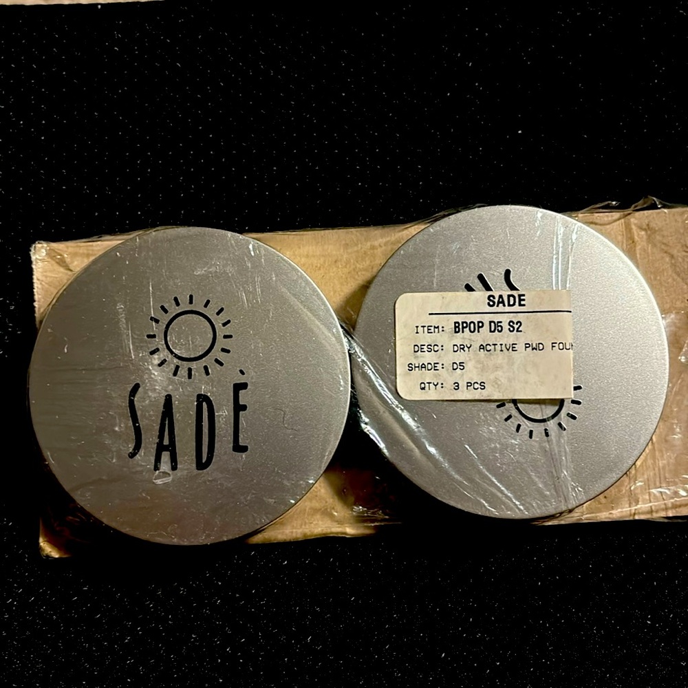 Sade dry active powder foundation
